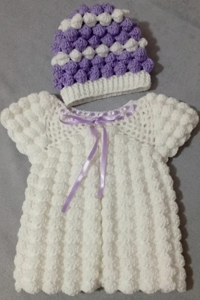 Mor ve Beyaz Balon Desenli Örgü Bebek Yeleği ve Bere Seti