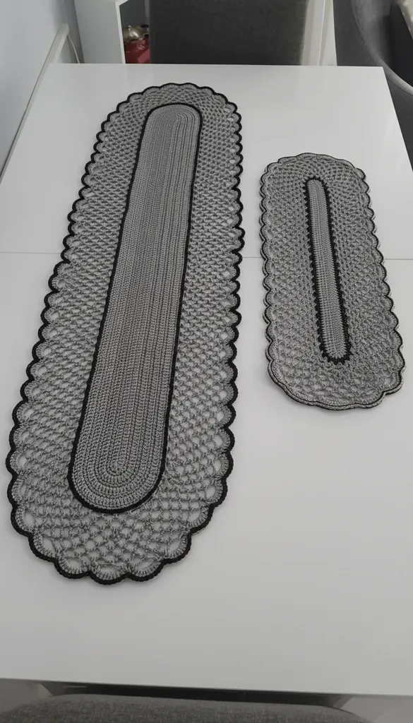 Gri Renkli Oval Şekilli Tığ İşi Runner Takımı - El Emeği