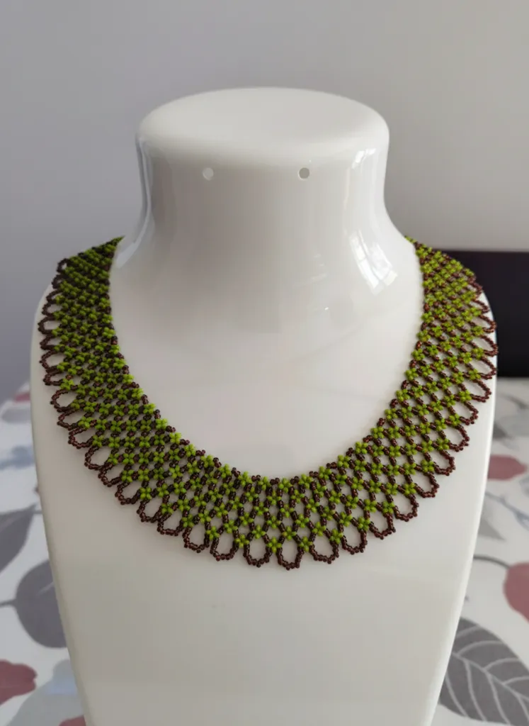 Yeşil Kahverengi Kum Boncuklu Örgü Gerdanlık Kolye - El Yapımı