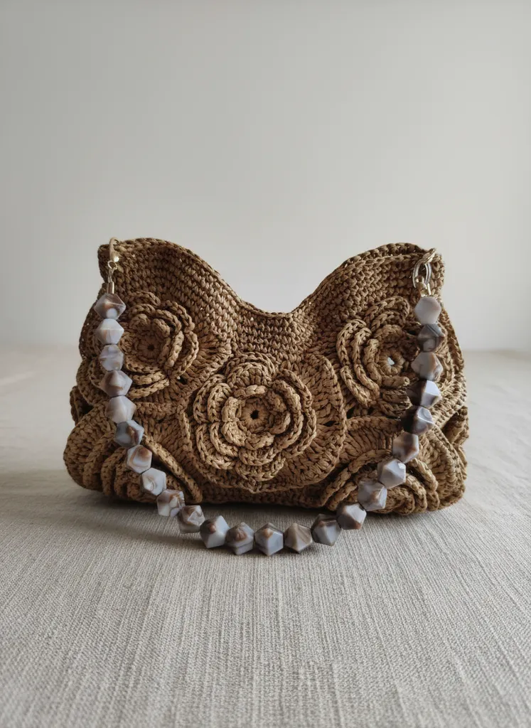 Saman Rengi Gül Motifli Kağıt İpten Örme Orta Boy Omuz Çantası