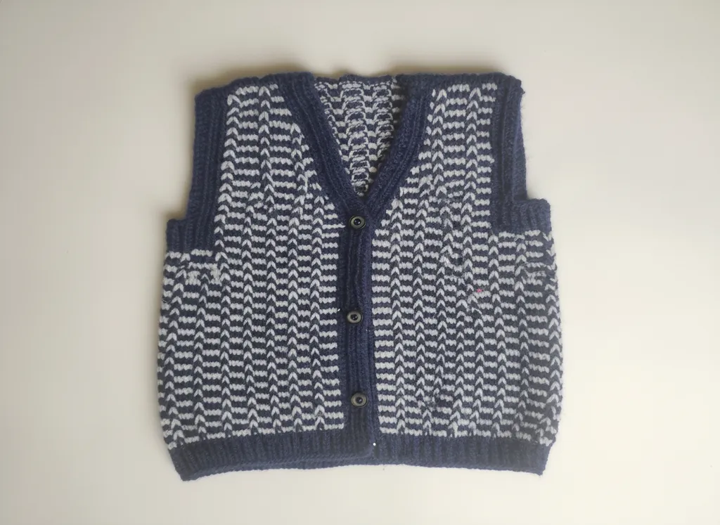 Lacivert Beyaz Desenli Tunus İşi Bebek Yeleği - El Emeği