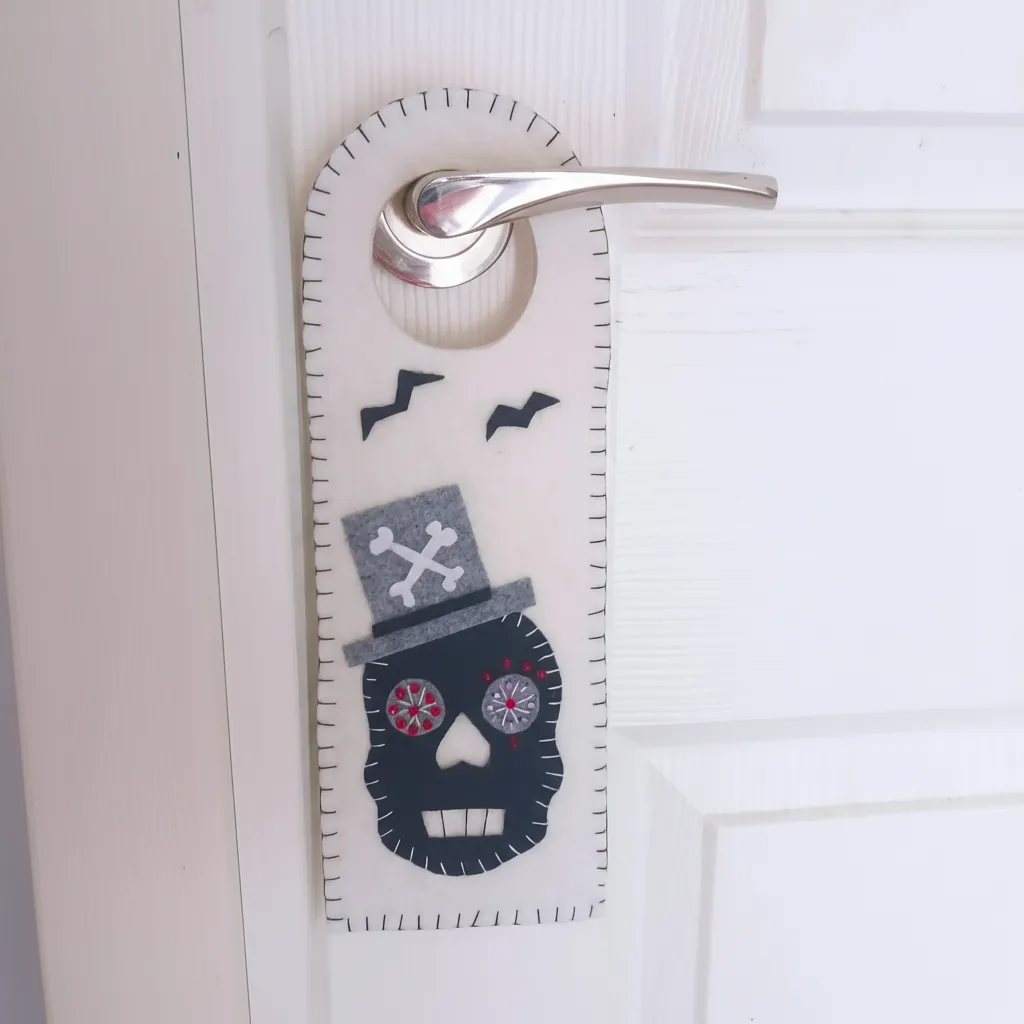 kurukafa desen işlemeli keçe kapı kolu süsü, şeker çantası