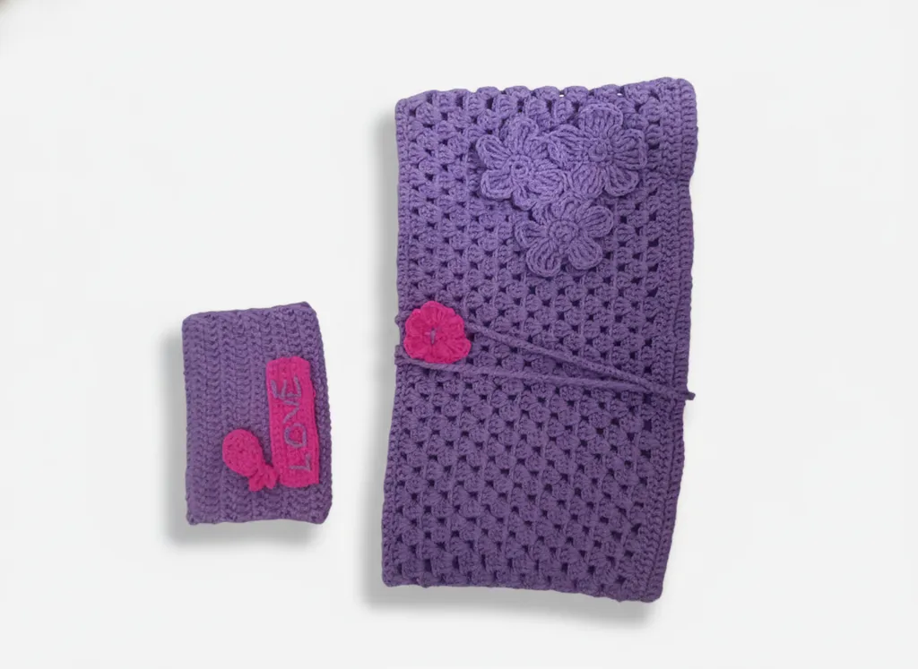 Mor Örgü Kitap Kılıfı ve Pembe Detaylı Cüzdan Seti - El Emeği
