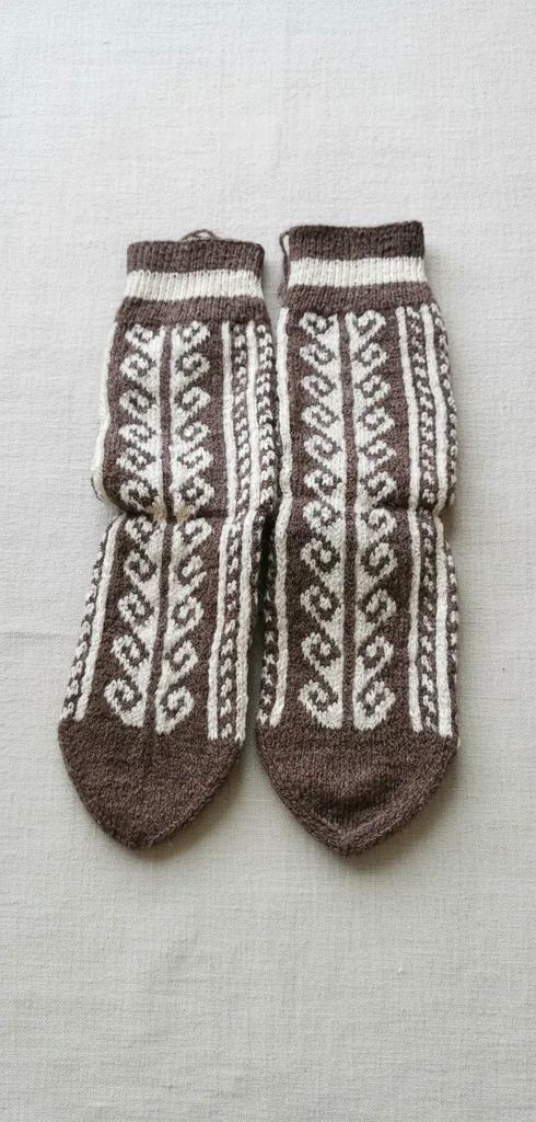 Kahverengi Krem Rengi Etnik Desenli Örgü Çetik Patik - El Emeği