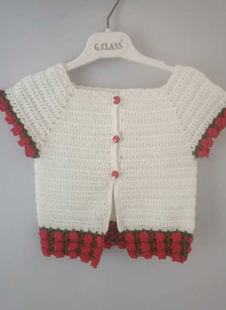 Örgü Bebek Yelek - Krem Renkli, Düğmeli ve El Emeği
