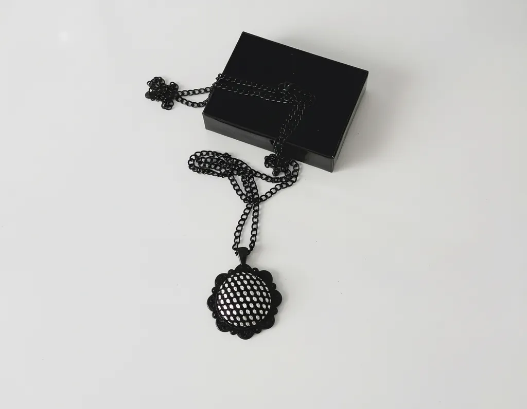 Siyahın asaletinin Yansıdığı Tel Kırma Kolye/Bartın Sanatı 