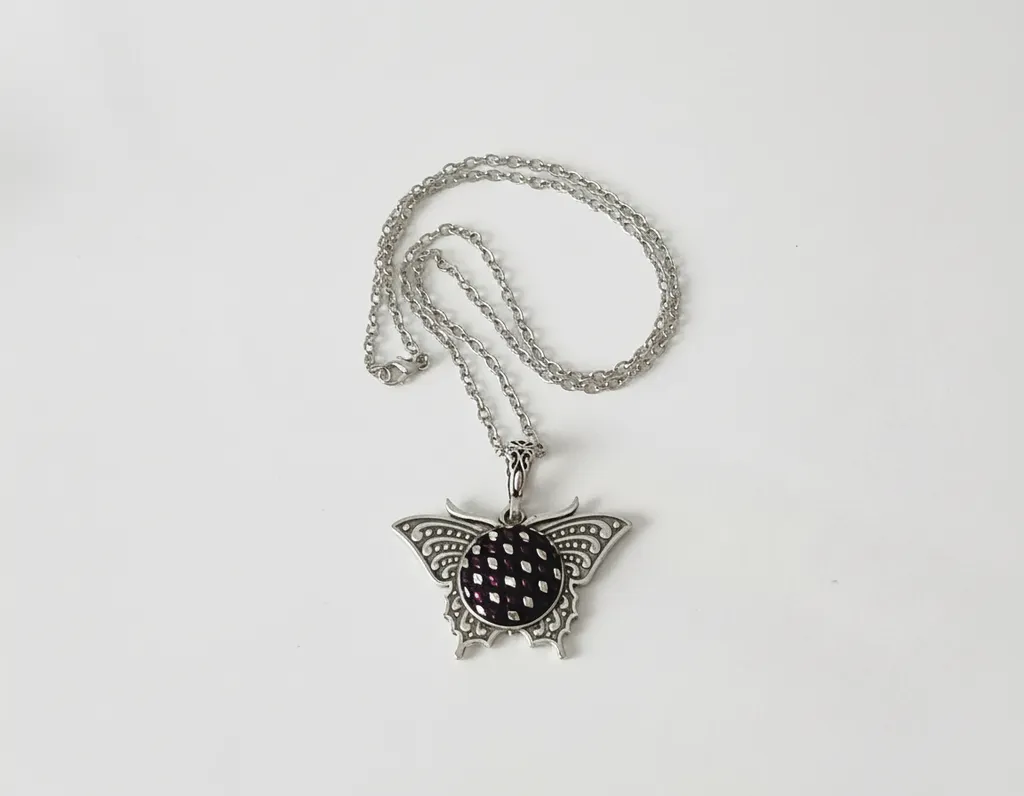 Mürdüm ve Gümüş Kelebek Figürlü Tel Kırma Kolye - Bartın İşi