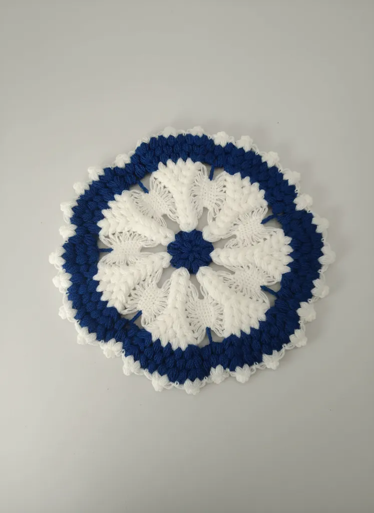 Mavi ve Beyaz Renkli Yuvarlak Lif Modeli - El Emeği Göz Nuru