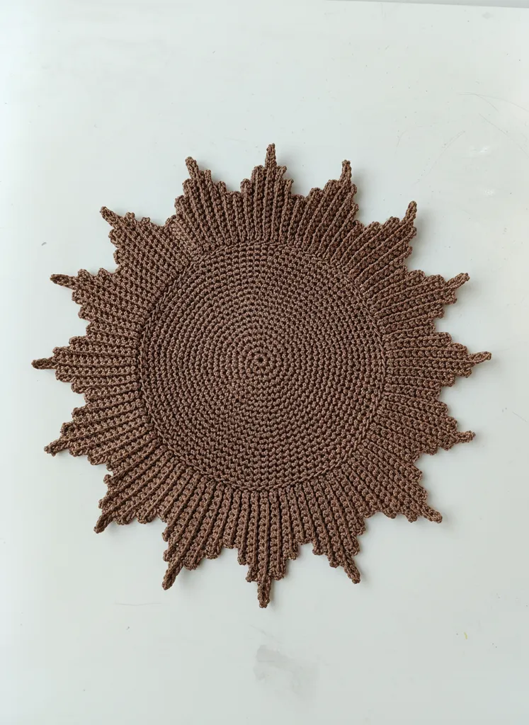 Kahverengi Güneş Supla - Tığ İşi Örme Masa Servis Sunum 1adet fiyatidir.