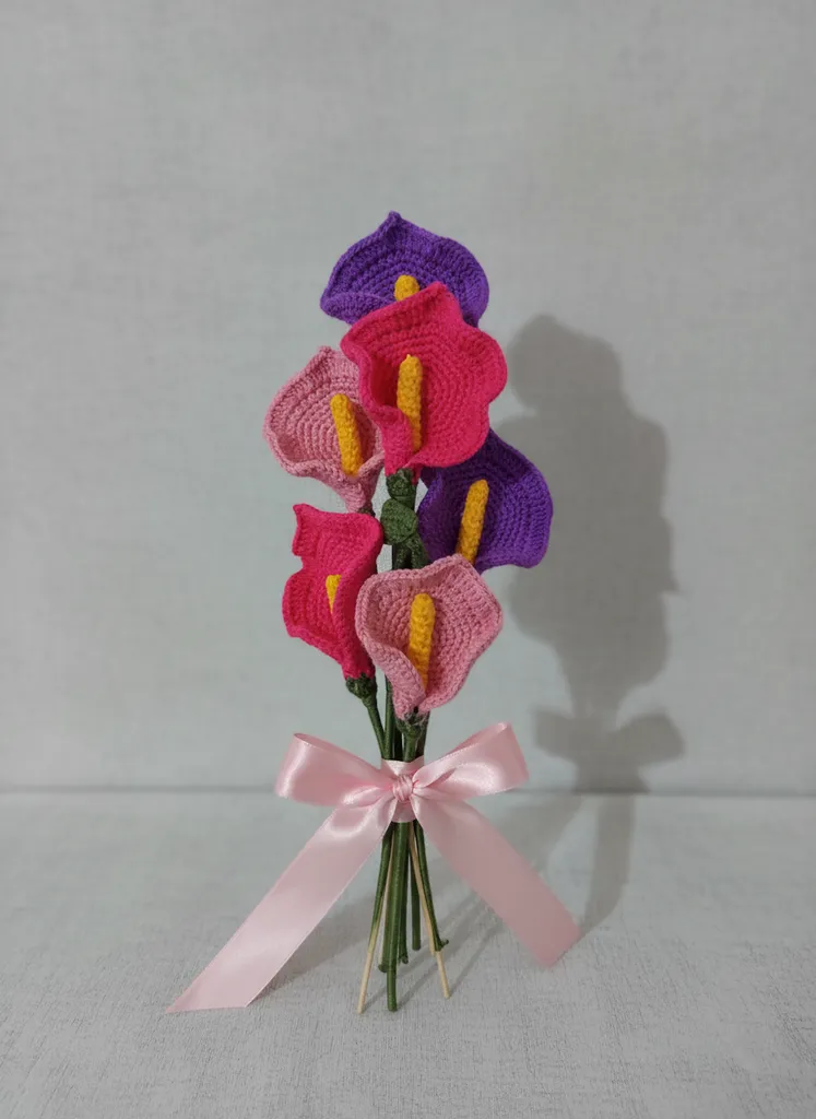 Mor ve Pembe Tonlarında Örgü Çiçek Buketi - El Emeği