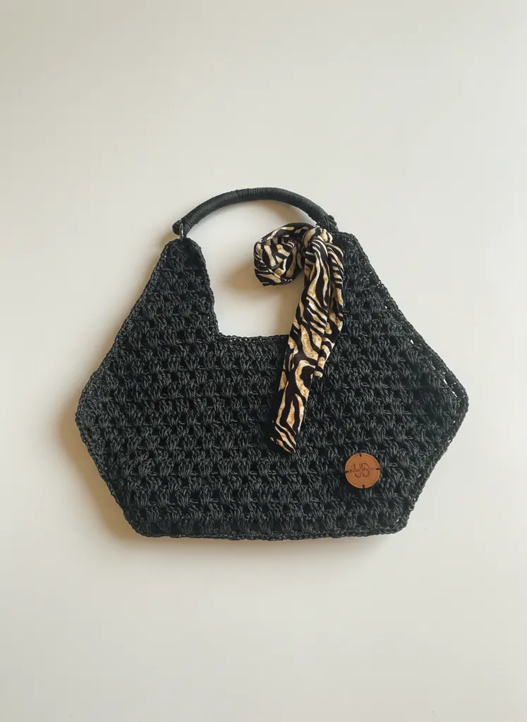Siyah Kağıt İp Örgü Omuz Çantası - Zebra Desen Aksesuarlı