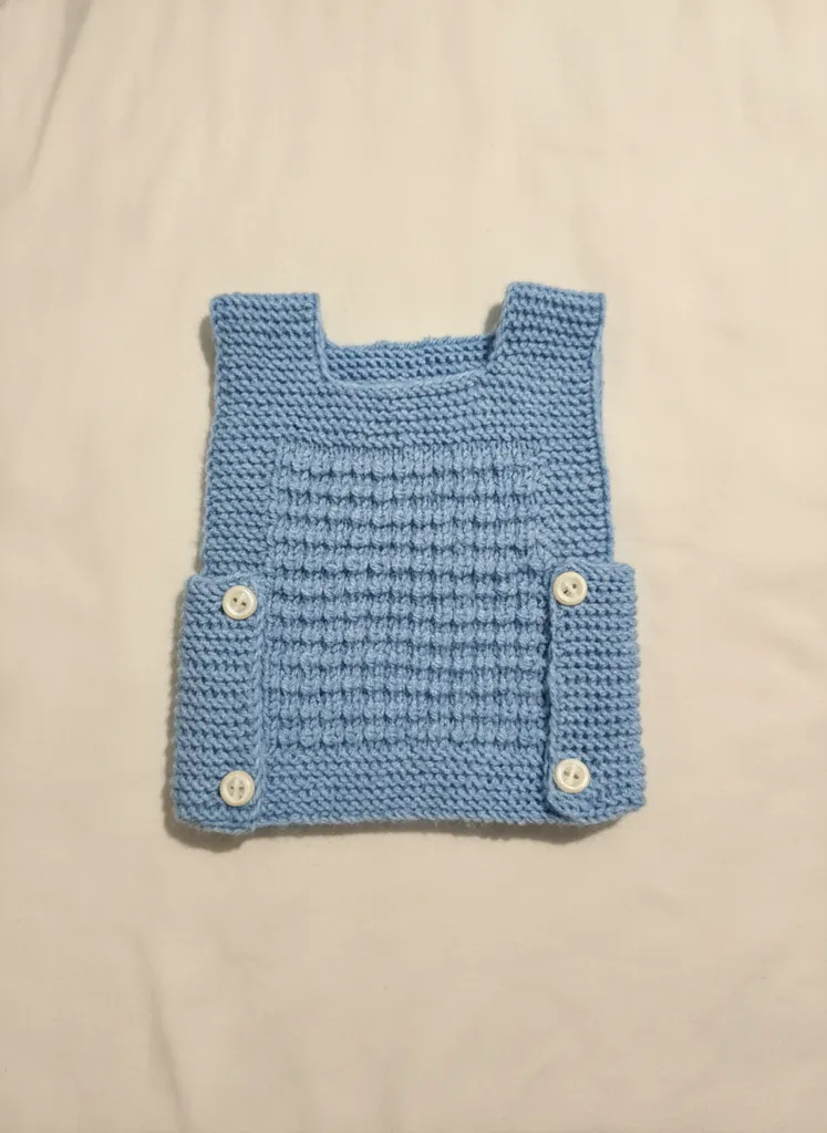 Mavi Örgü Bebek Yelek - Yeni Doğan Bebekler İçin El Emeği