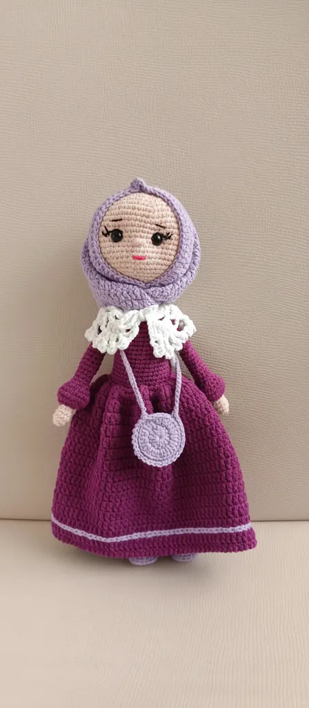 Mor Amigurumi Bebek - Tesettürlü, Çantalı, Pamuk İpten El Emeği