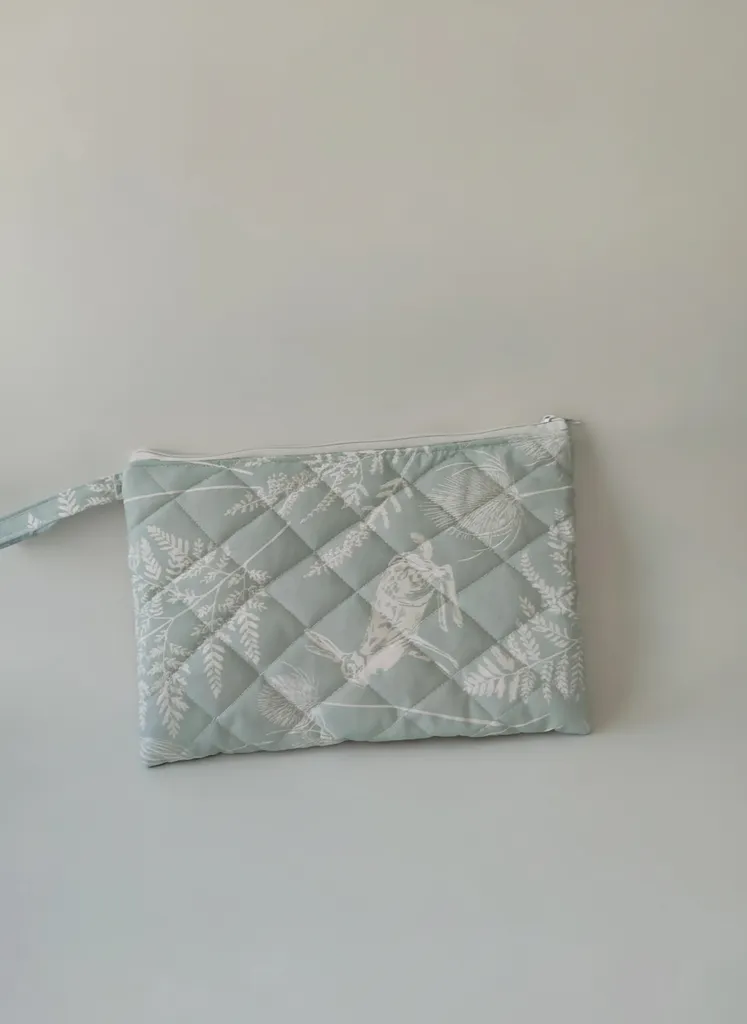 Kapitone Mavi Tavşan Desenli Fermuarlı Tablet Portföy Çanta