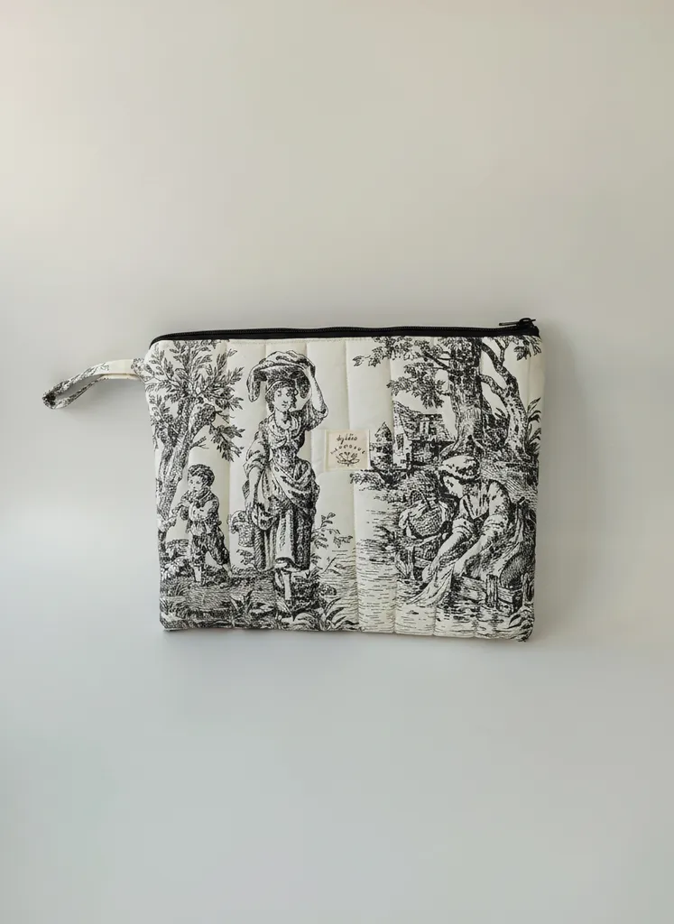 Siyah Vintage Desenli Kapitone Poplin Portföy Tablet Çanta 29x19