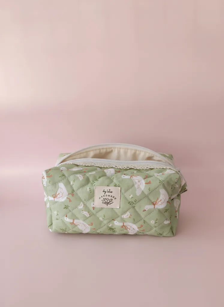 Yeşil Ördek Desenli Kapitone Makyaj Çantası - El Yapımı Detaylı