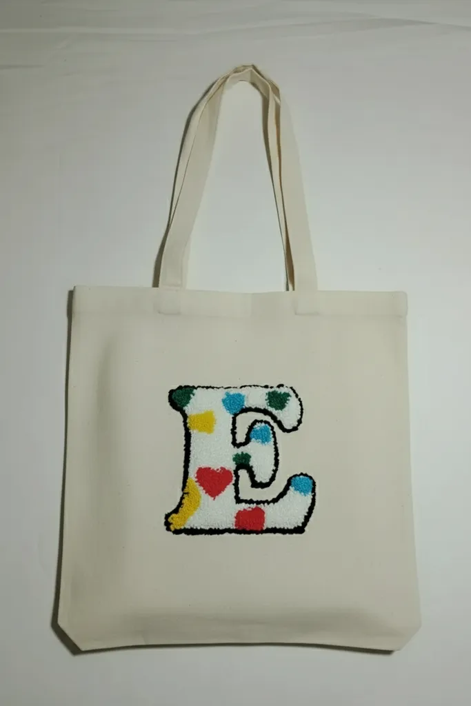 Krem Renkli Punch İşlemesi "E" Harfli Bez Çanta - El Emeği