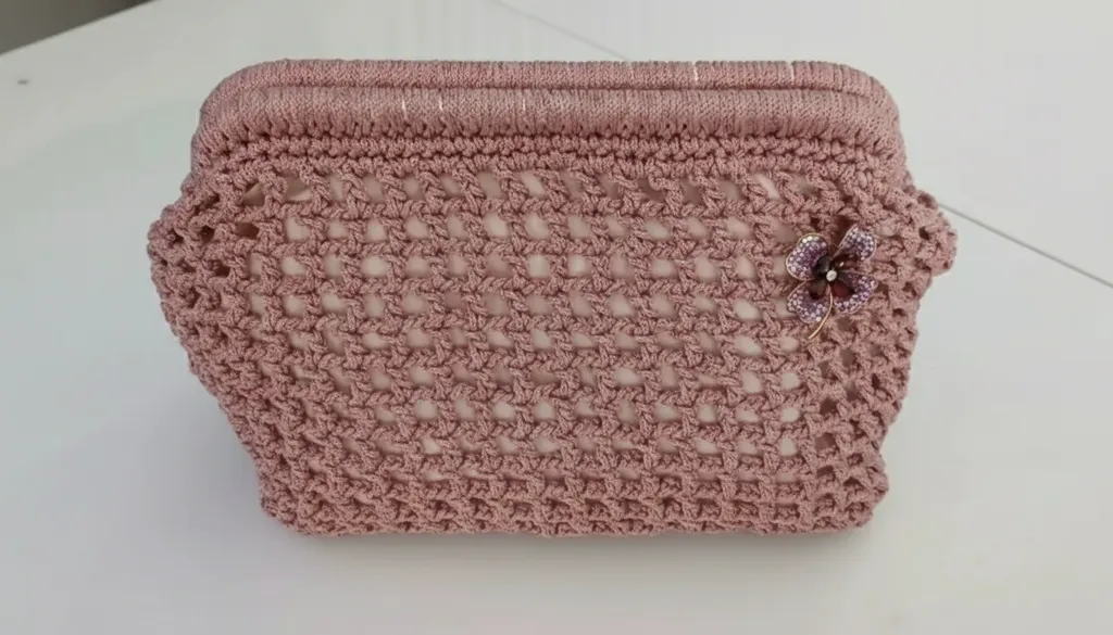 Polyester Makrome Örgü File Çanta | Pembe Rengi Çiçek Broşlu Şık Yazlık Çanta