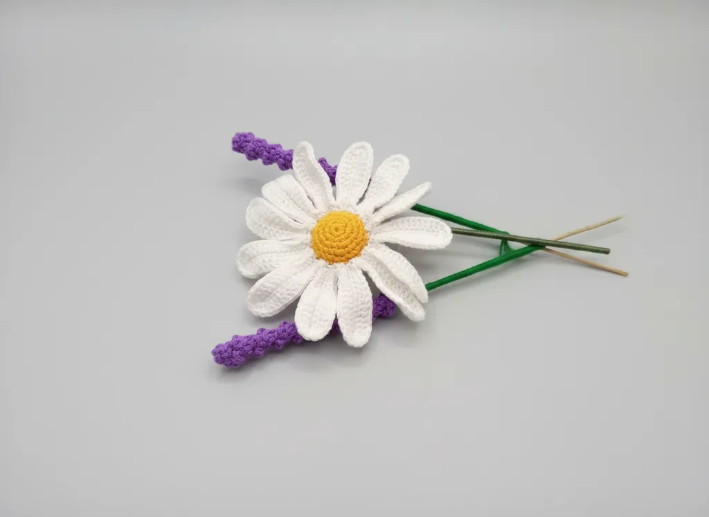 Örgü Papatya ve Lavanta Buketi - Dekoratif El Emeği Çiçek