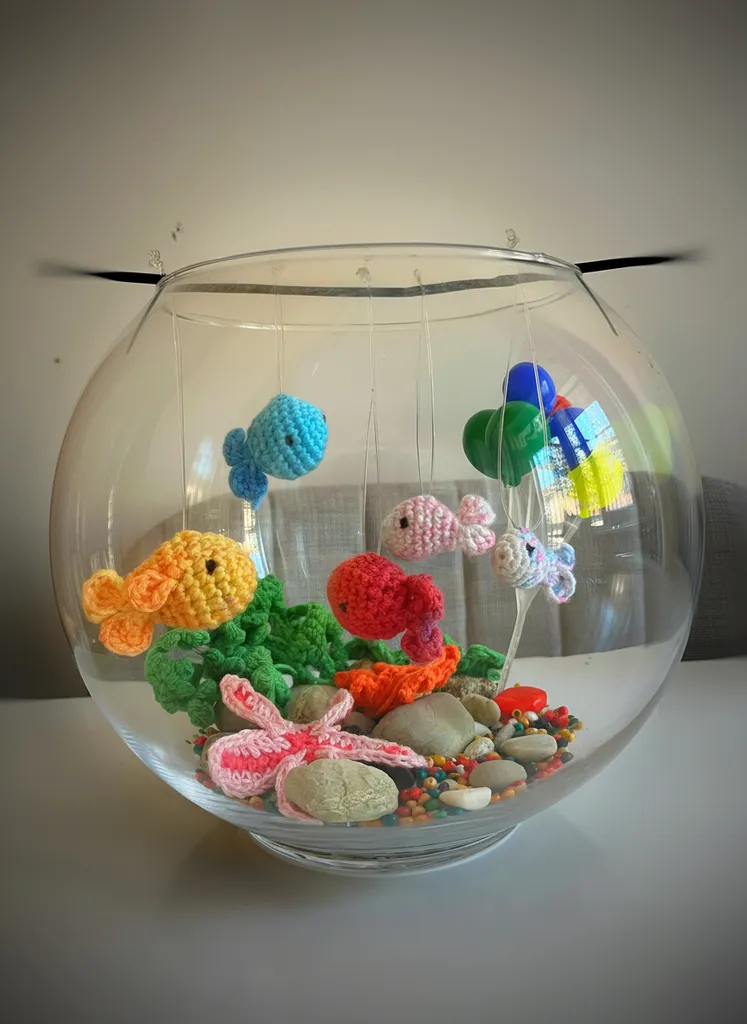 Renkli Örgü Balık ve Deniz Yıldızı Figürlü Cam Akvaryum - El Emeği