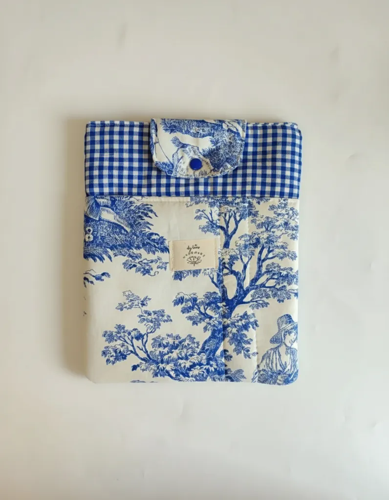 Mavi Vintage Desenli Çıtçıtlı Tablet ve Kitap Kılıfı (10-11 inç)