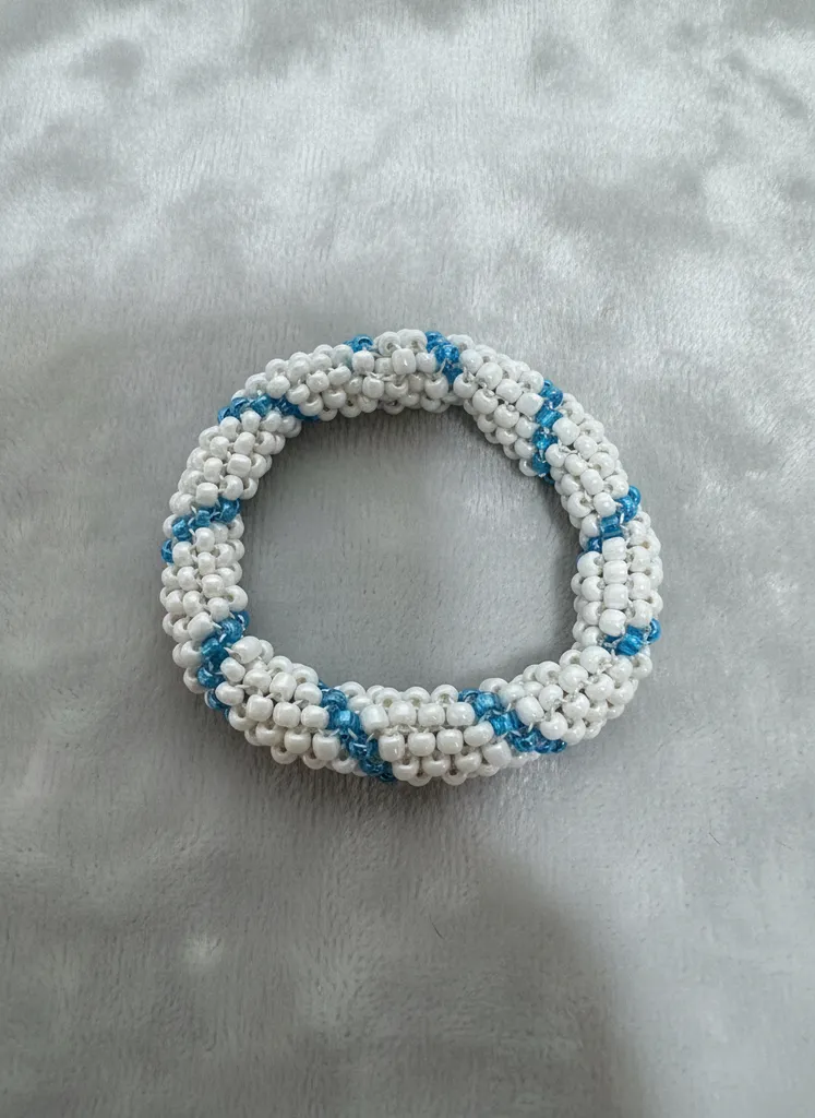 Taş Boncuklu Bileklik - Beyaz ve Mavi Hapishane İşi El Emeği