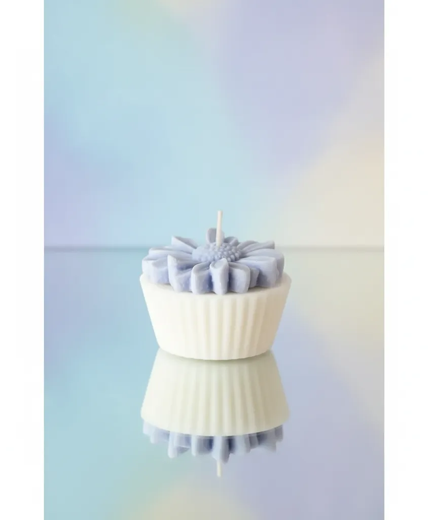 Mavi Papatya Tasarımlı Cupcake Mum - Soya Waxı ile El Yapımı