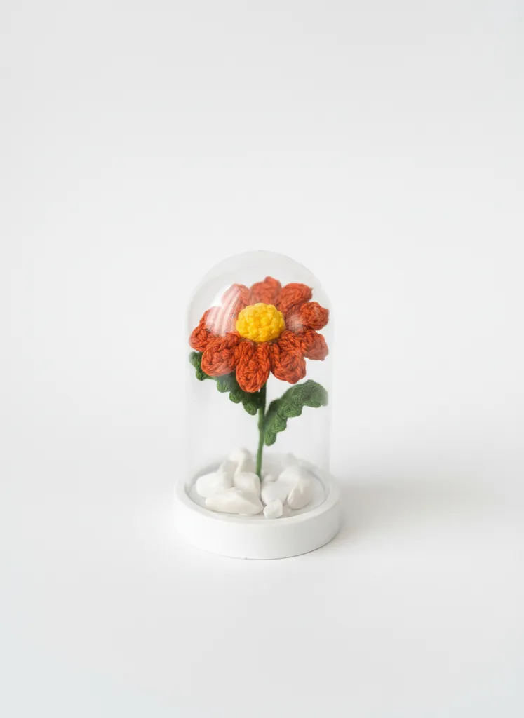 Örgü Turuncu Papatya Tasarımlı Mini Fanus - Dekoratif Hediyelik