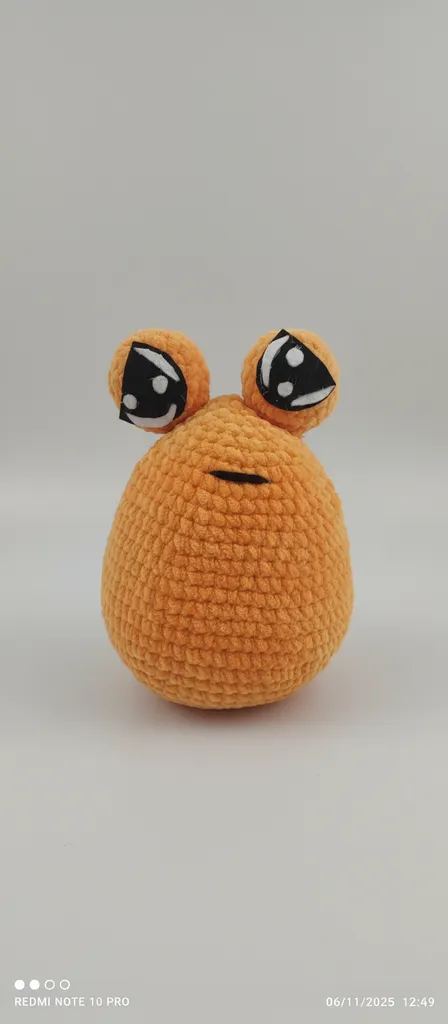 Turuncu Kadife İpten Örme Amigurumi Oyuncak Bebek - El Emeği