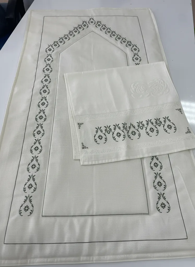 Beyaz Kaneviçe İşlemeli Seccade ve Mendil Seti - Damat Bohçası