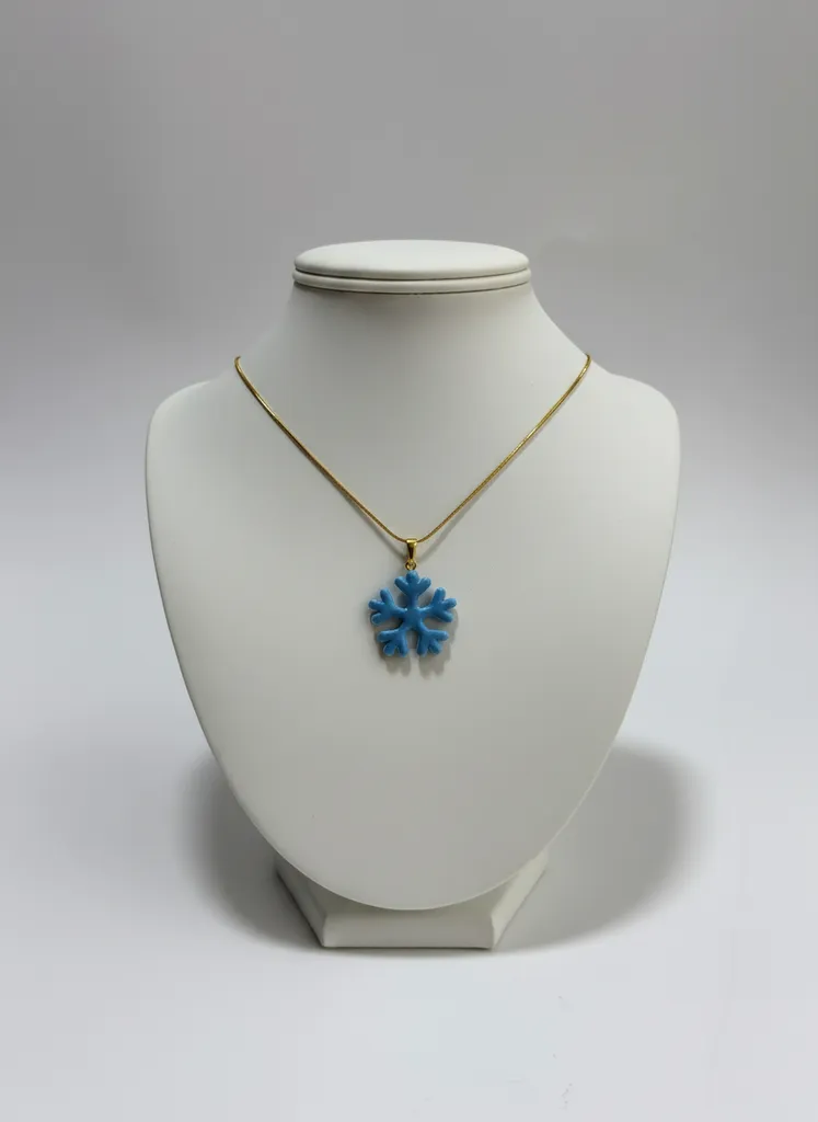 Açık Mavi Kar Tanesi Figürlü Çelik Zincirli Kolye - El Yapımı