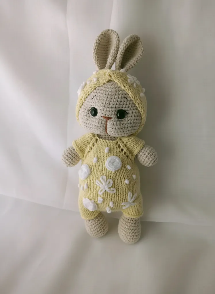 Sarı Tulumlu Amigurumi Tavşan Bebek Oyuncak - El Emeği Örgü