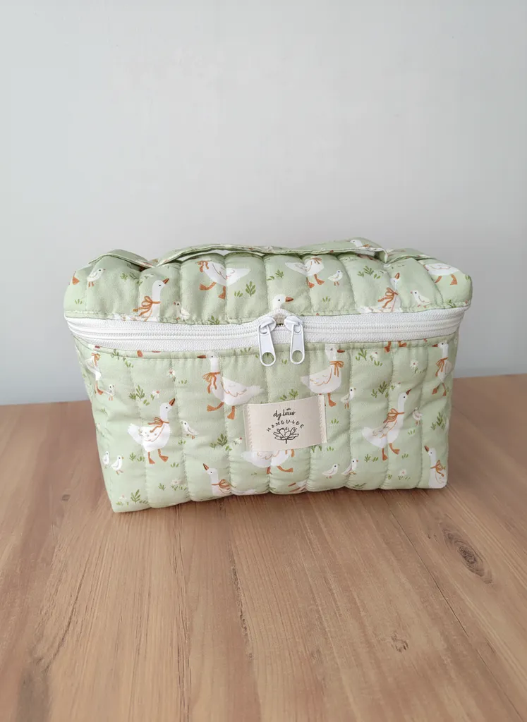 Yeşil Kapitone Organizer Makyaj Çantası - Ördek Desenli Fermuarlı