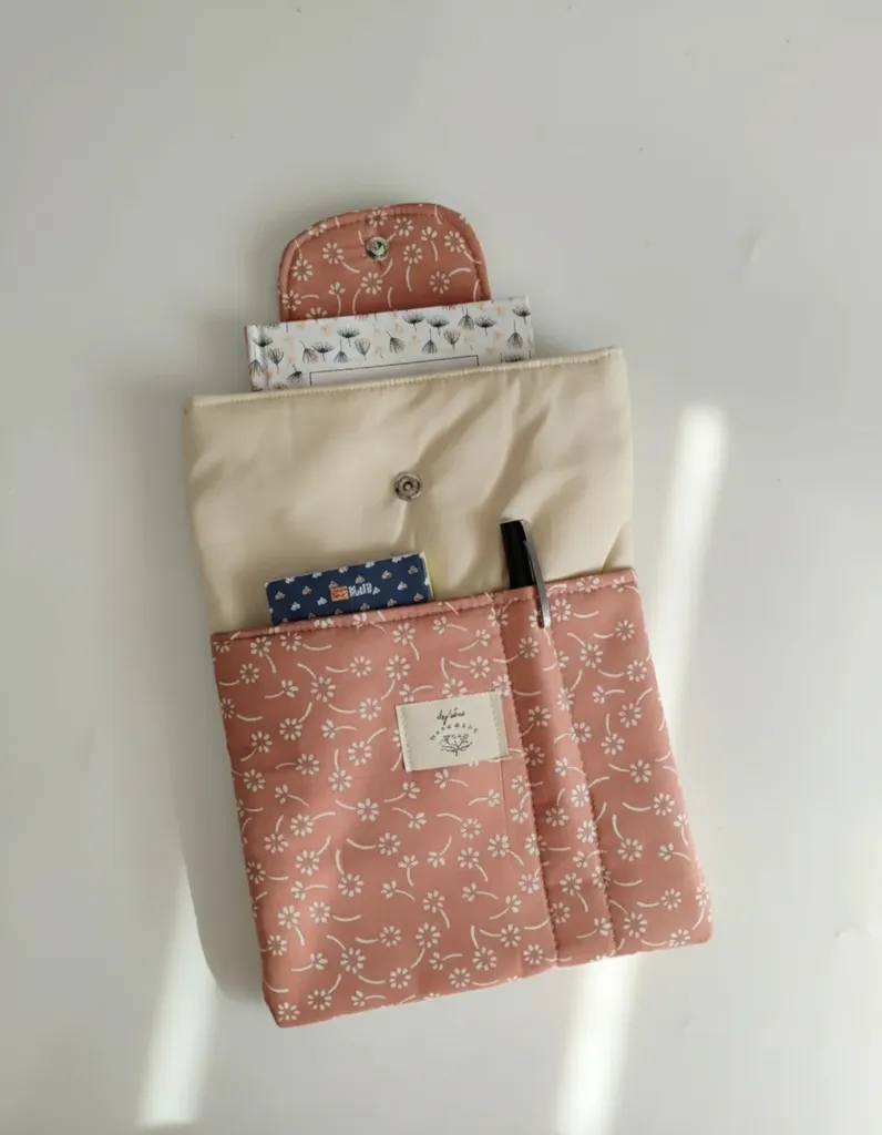 Çiçek Desenli Kahverengi Tablet ve Kitap Kılıfı - Poplin Kumaş