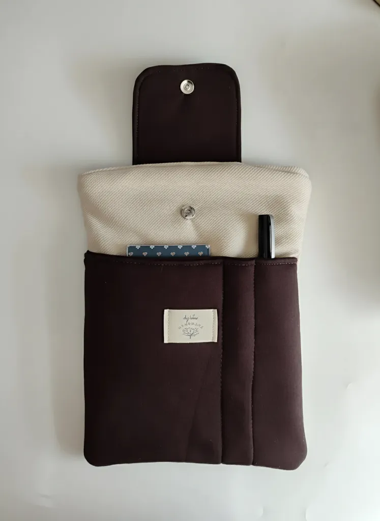 Kahverengi Poplin Kumaş Tablet ve Kitap Kılıfı - Çıtçıtlı ve Cepli
