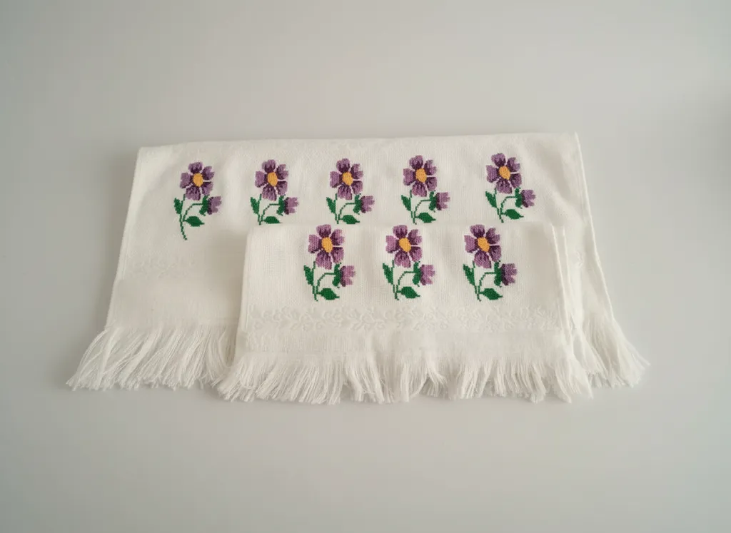 Beyaz Pamuklu Mutfak ve El Havlusu Karanfil Desenli - El İşi