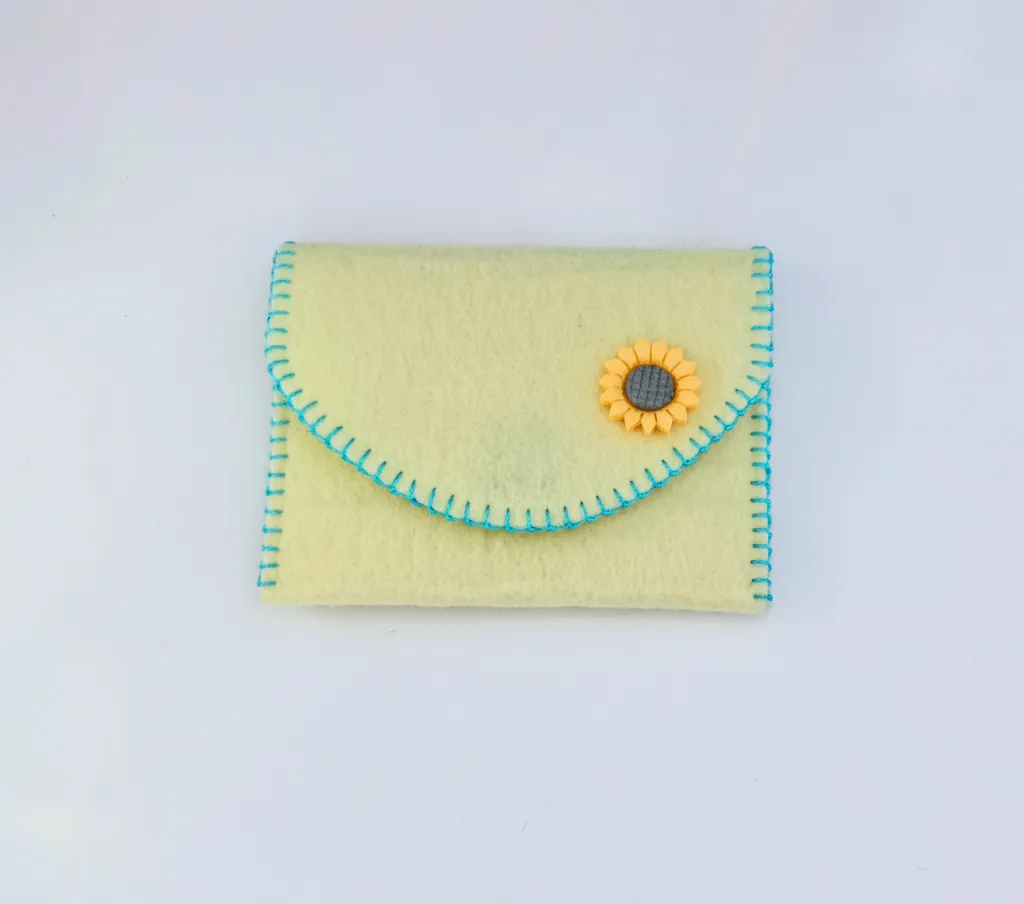 Sarı Keçe Para Kesesi - Mıknatıslı, Zürafa Dikişli ve El Yapımı