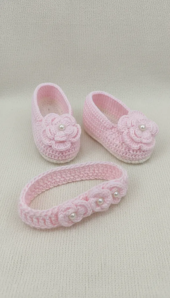 Pembe Örgü Bebek Patik ve Bandana Seti - Çiçek Detaylı