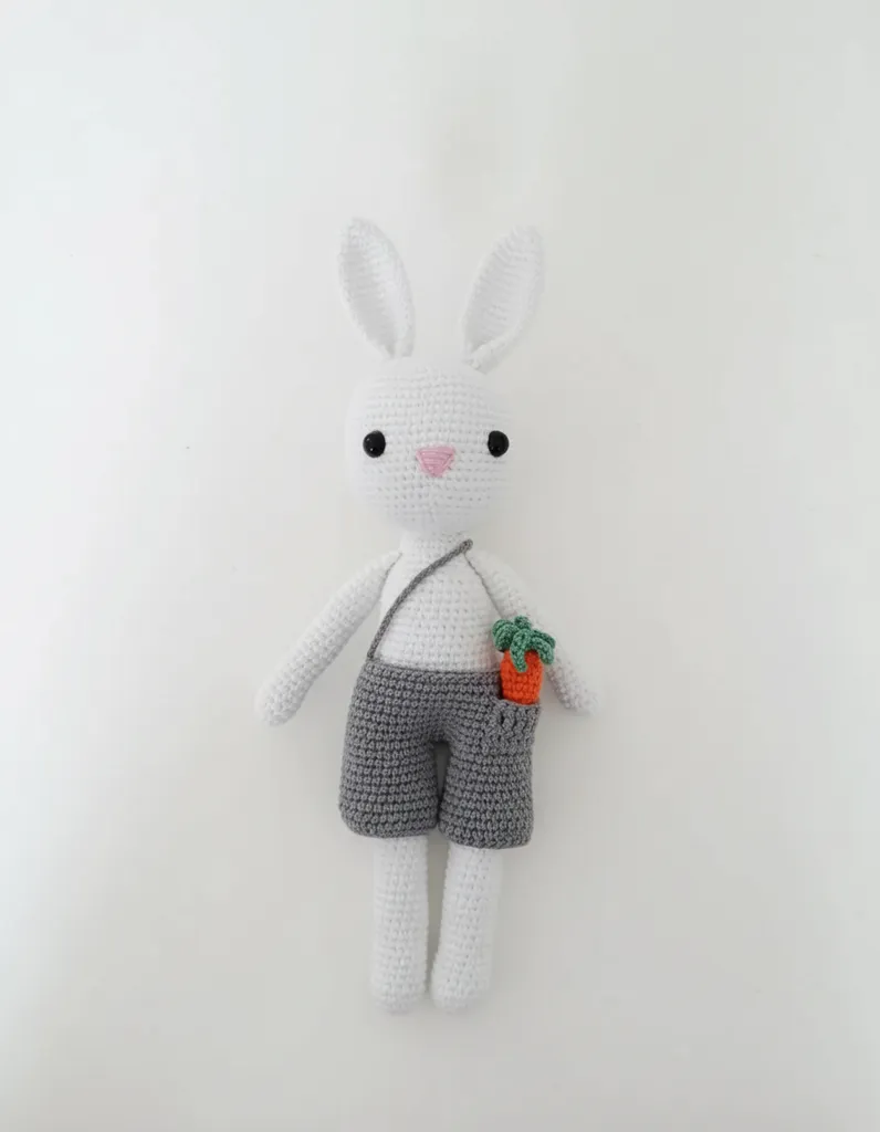 Amigurumi Beyaz Tavşan Oyuncak Seti - Gri Tulumlu 2'li