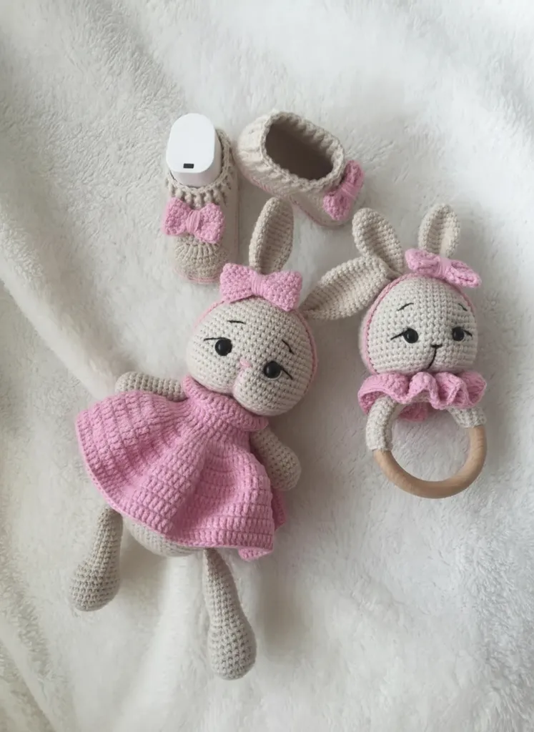 Amigurumi Balerin Tavşan Bebek Seti - Oyuncak, Patik ve Çıngırak