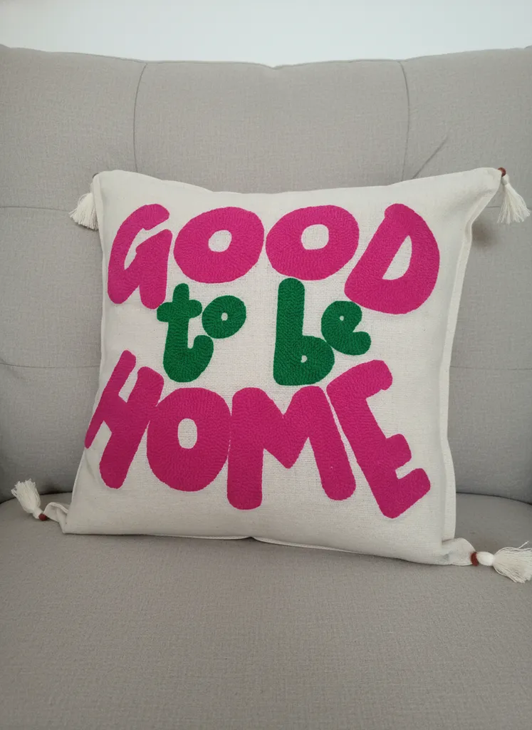 Good To Be Home Yazılı Punch Nakışlı Keten Kırlent Kılıfı 42x42 cm