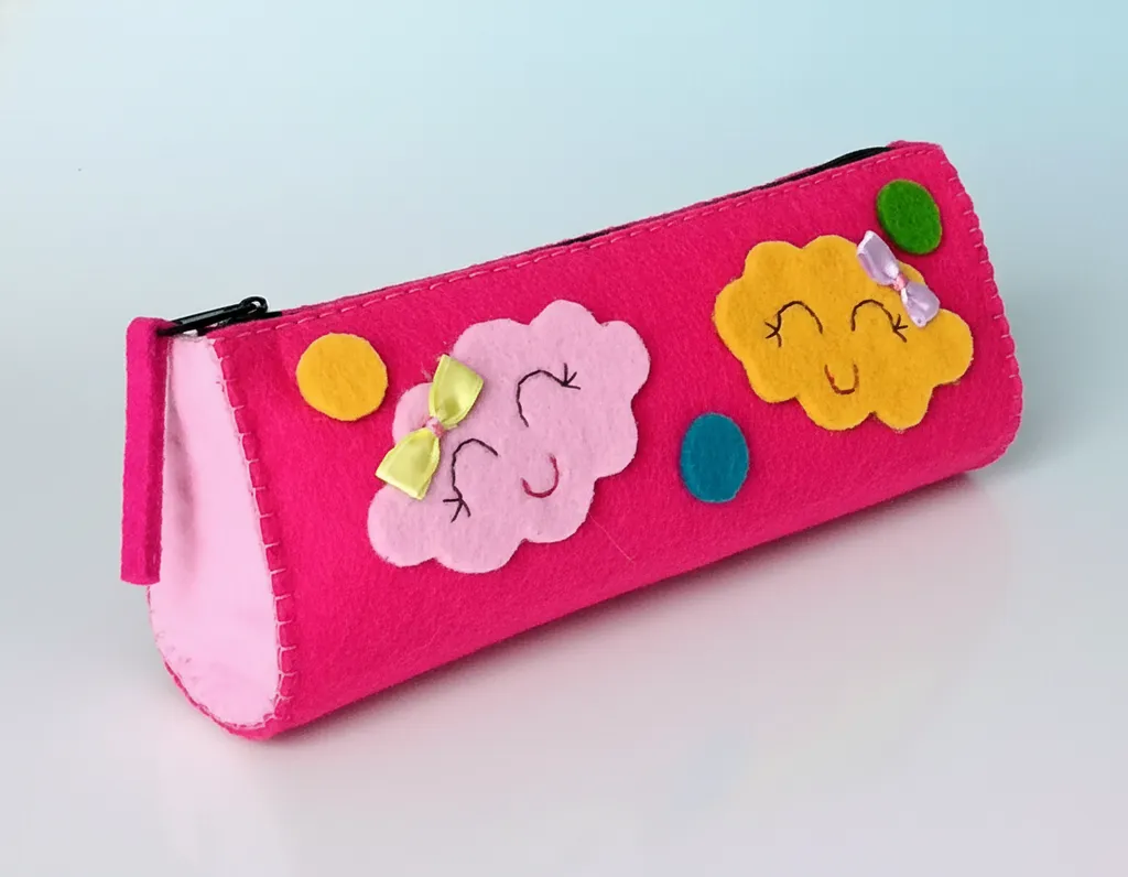 Pembe Keçe Kalem Kutusu - Sarı ve Bulut Desenli - El Yapımı