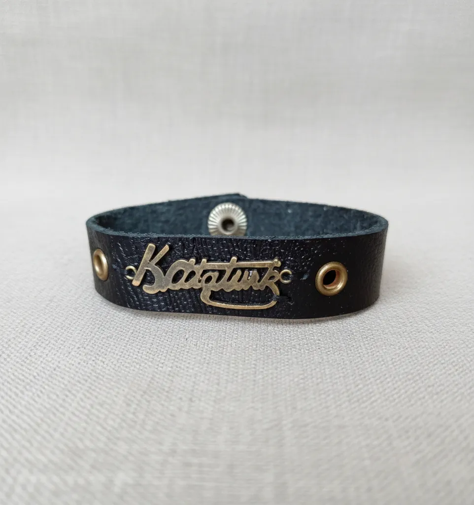 Atatürk Yazılı Hakiki Deri Bileklik - Unisex, Ayarlanabilir