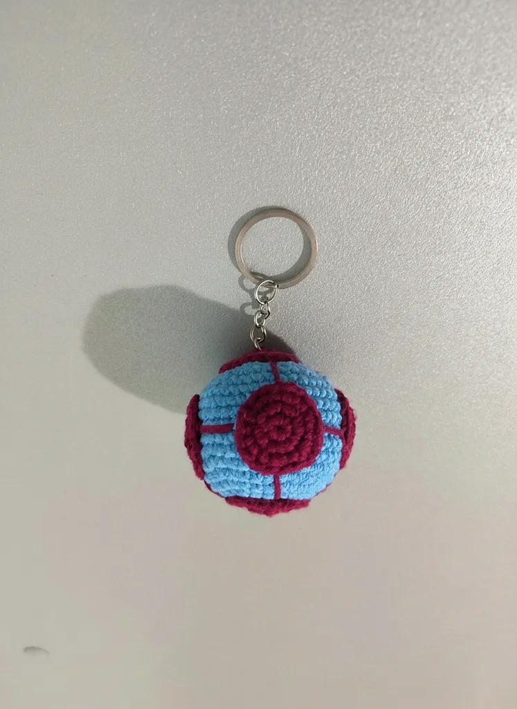 Trabzonspor Renkli Örgü Top Anahtarlık - Nako İplikten El Emeği