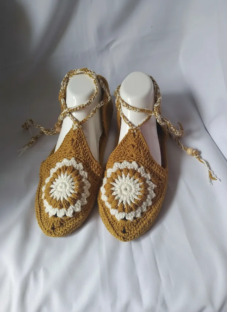 Hardal Sarısı Motifli Babet Patik - Nako Pırlanta İpten El İşi