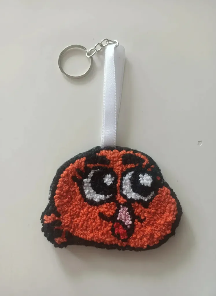 Turuncu Darwin Karakter Anahtarlık - Punch Nakışı Mini Charm