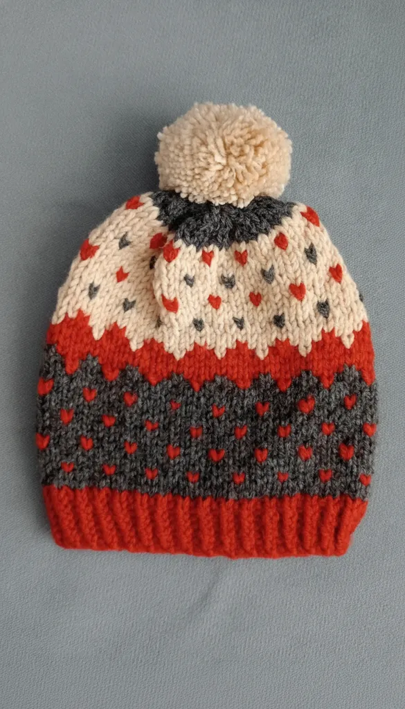 Örgü Çocuk Bere - Renkli Kalpler Desenli, Ponponlu, El Örgüsü