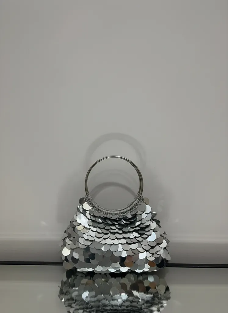 Gümüş Pullu Abiye Çanta - Makrome Örgü Detaylı Şık Tasarım