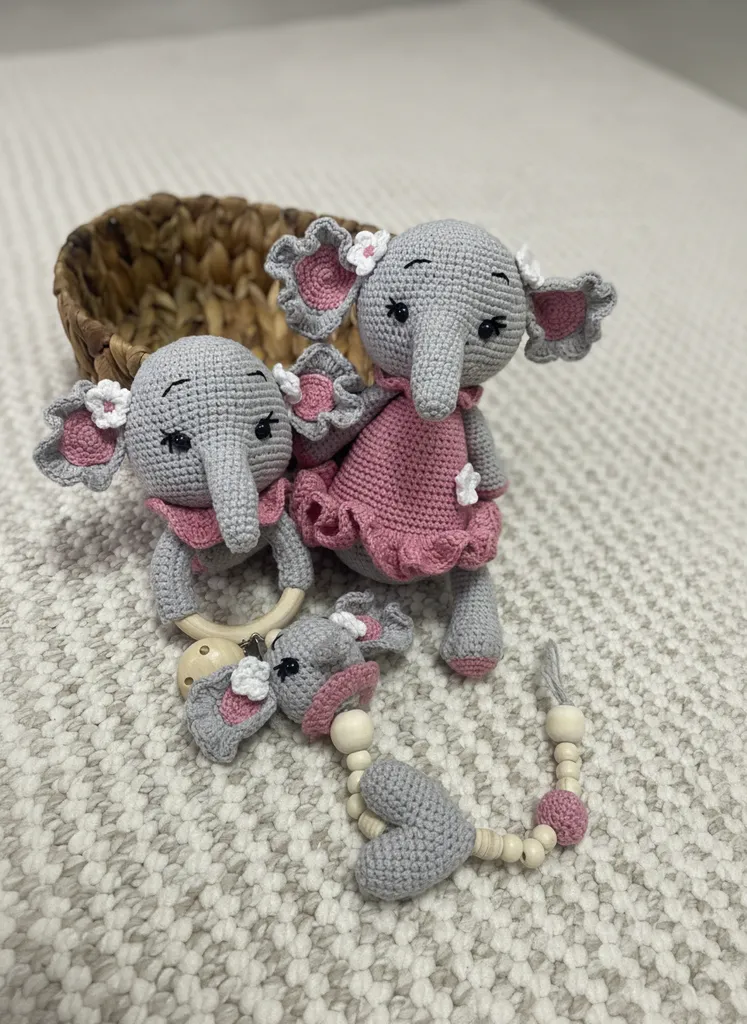Gri ve Pembe Amigurumi Oyuncak Fil Seti (Çıngırak, Emzik Zinciri)
