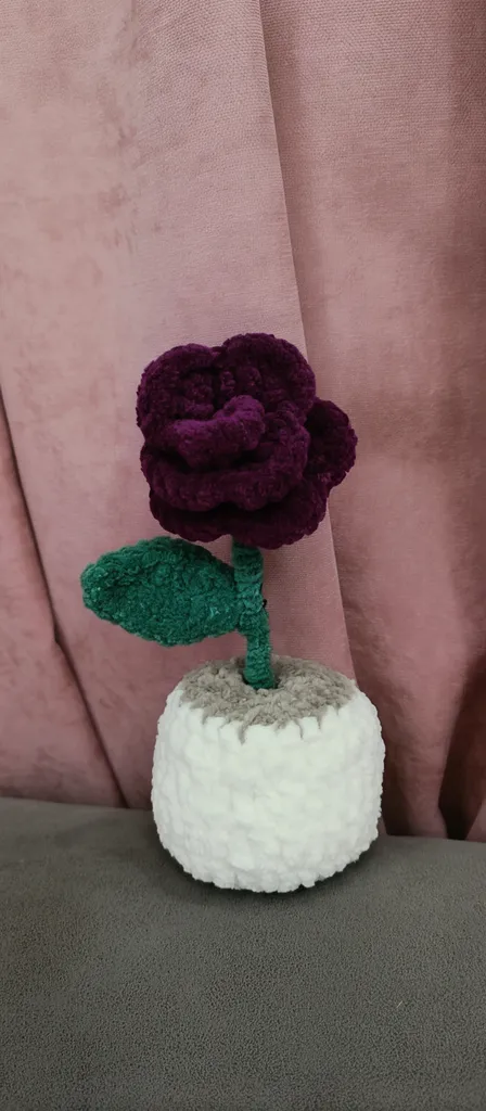 Kürdüm Gülü Amigurumi Oyuncak - Krem Saksıda, El Yapımı